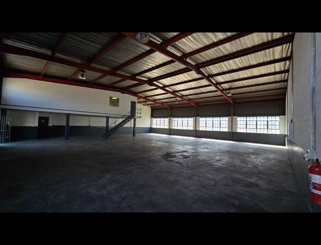 449M² WAREHOUSE TO LET IN RUSTIVIA